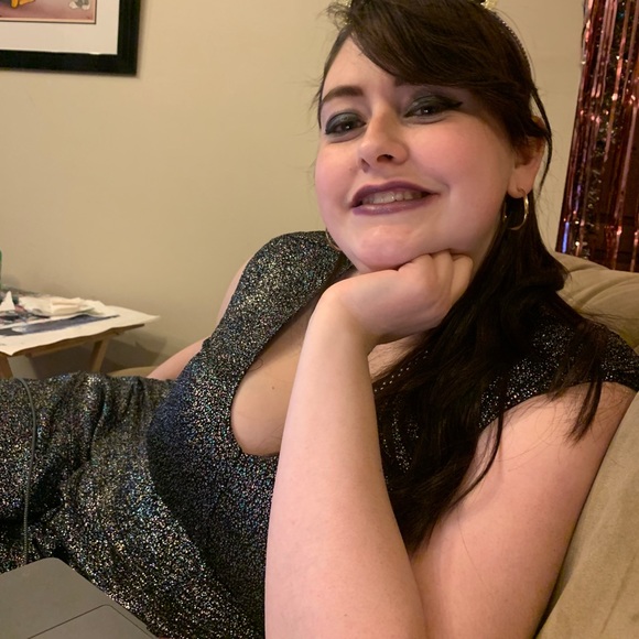 Meet your Posher, Sam and Lisa - Picture 1 of 3